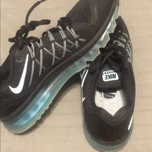 Nike air max tennis shoes